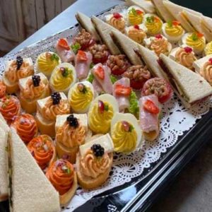 Bolke de Beer catering schaal met luxe hapjes