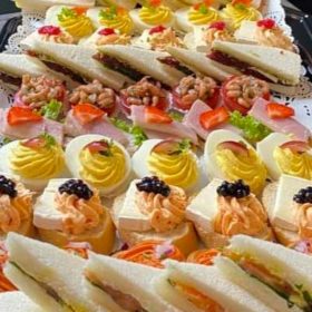 Bolke de Beer catering schaal met luxe hapjes